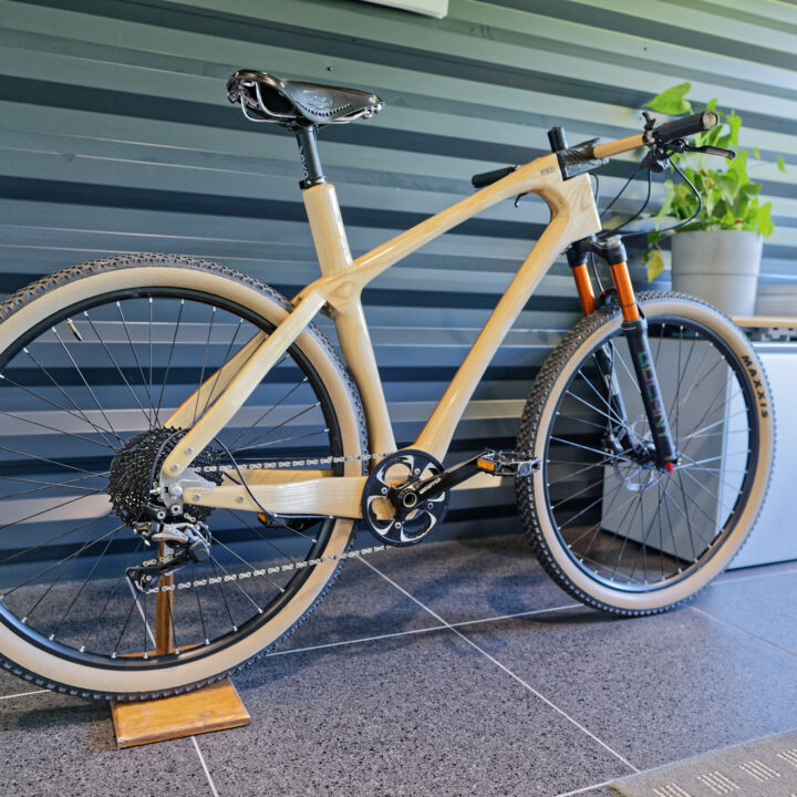 fibrabike bici in legno modello RESILIENZA IMG_8980